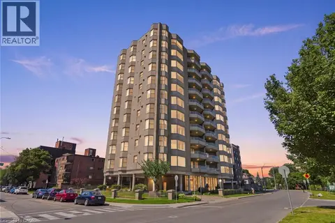 174 MOUNTAIN PARK Avenue Unit# 2W