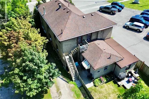 135 SHERWOOD Drive
