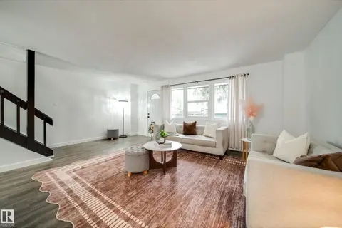 521 VILLAGE ON THE GREEN GR NW