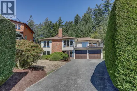 162 Sir Lancelot Pl