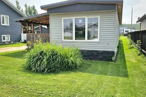 9821 101 Ave