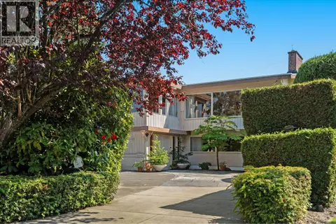 8660 FAIRFAX CRESCENT