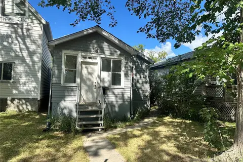1420 Wascana STREET