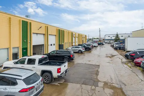 9973 29A Ave, Edmonton AB T6N1A9