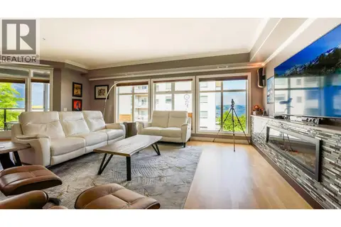 160 Harbourfront Drive Unit# 302
