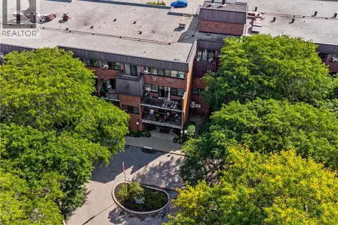 36 HAYHURST Road Unit# 301