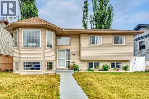 1907 Strathcona Terrace