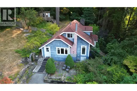 1/2 421 CAMPBELL ROAD
