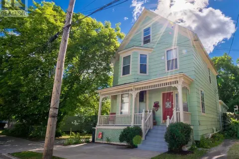 213 Victoria Street