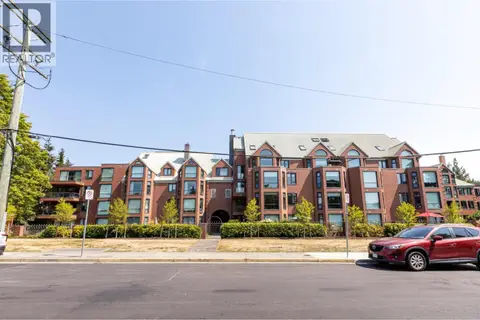 408 1350 VIEW CRESCENT