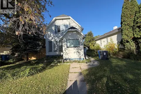 118 5th AVENUE W