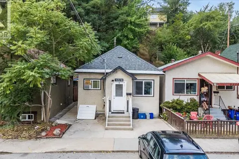 1220 Tamarac Avenue