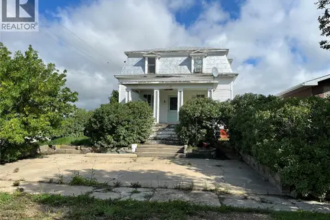 239 4th AVENUE W