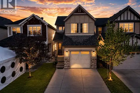 146 Skyview Point Crescent NE