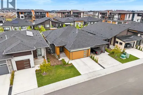 220 Marina Cove SE