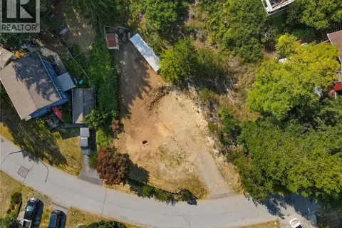 528 Eagle Cres