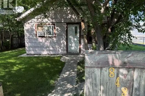 848 17th STREET W