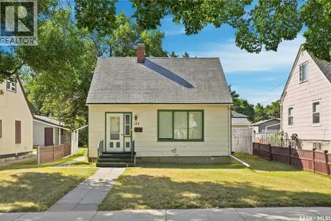 125 111th STREET W