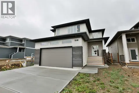 877 Devonia Circle W