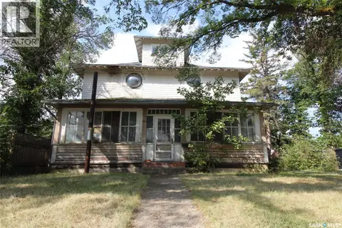 395 2nd STREET W