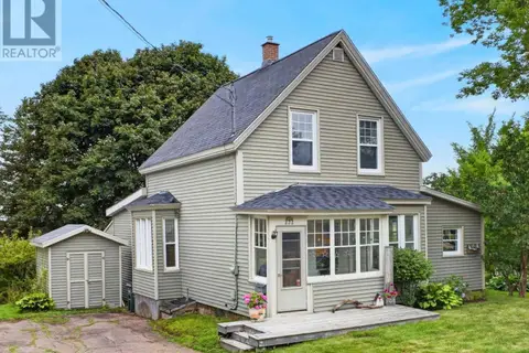 222 VICTORIA Street E