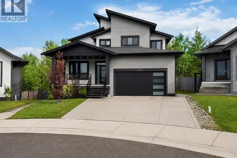 3731 PARKVIEW CRESCENT
