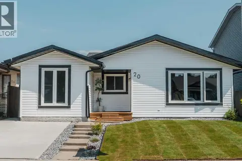 20 Castlegrove Way NE