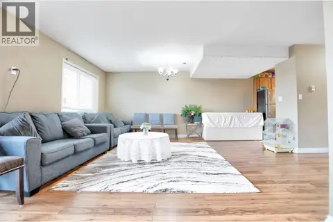 95 ECKHARDT Avenue Unit# 203