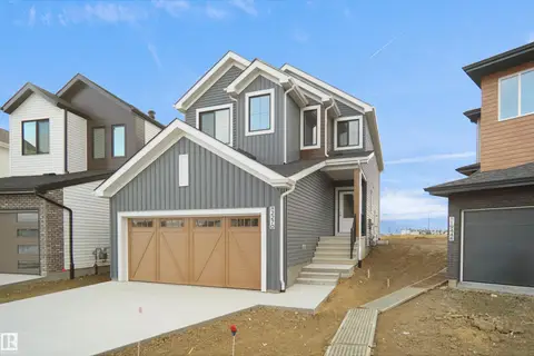 1932 210 ST NW