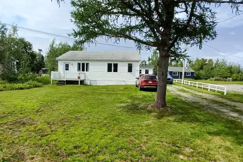 28 Riverside Road W