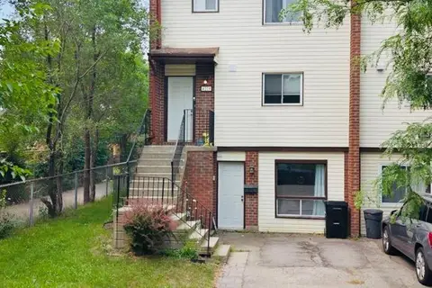 421 BAIRSTOW Crescent