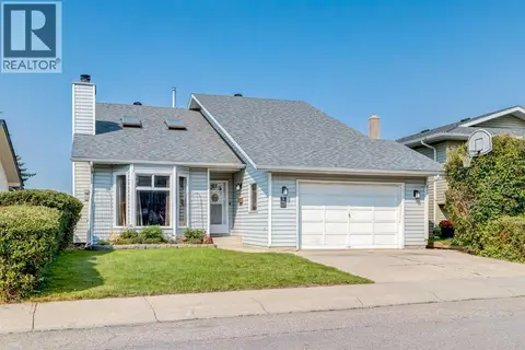 75 Sandstone Crescent SE