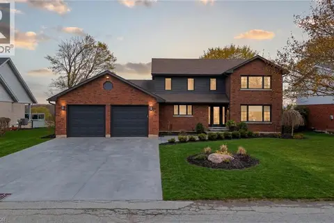 890 PERKIN Crescent