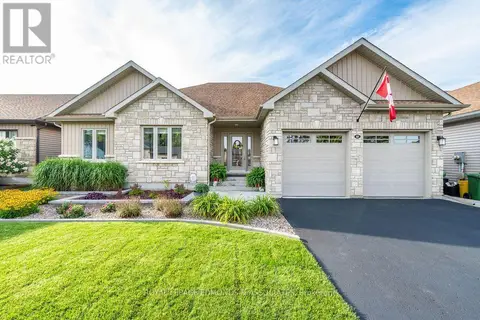 10 NOBLE CRESCENT