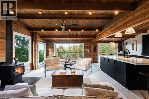 1608 WHITESAILS DRIVE