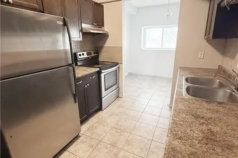 283 FAIRWAY Road N Unit# 90