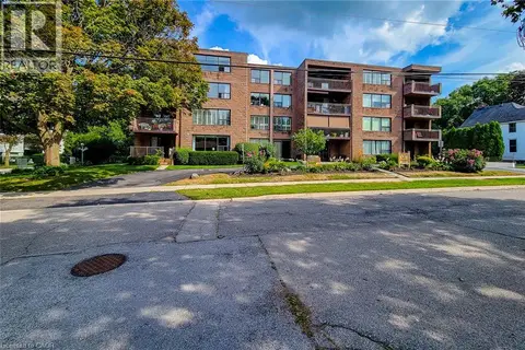 28 ROBINSON Street N Unit# 405