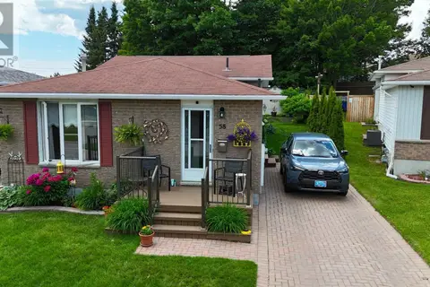 58 Stewart CRES