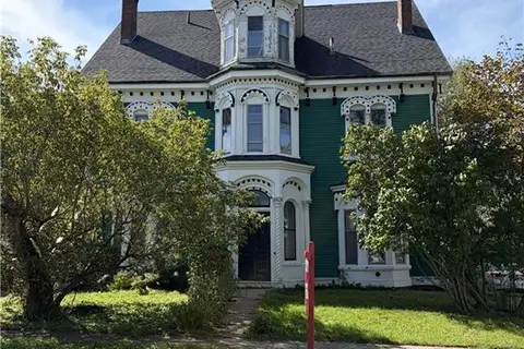 406-408 Algonquin Place