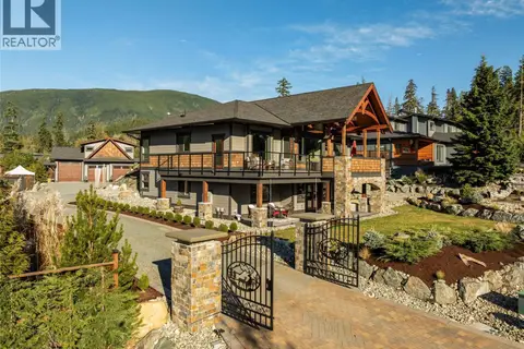 7343 Lakefront Pl