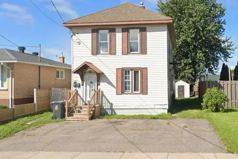 561 Sherbourne ST