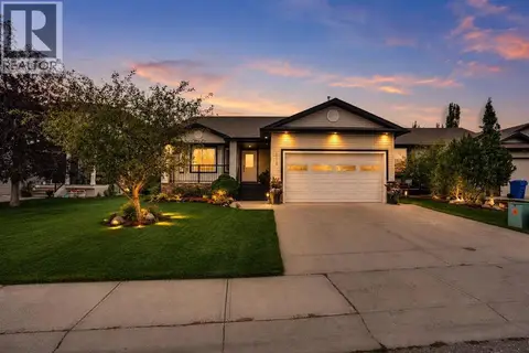 112 Aspen Creek Crescent