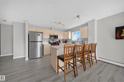 #419 4407 23 ST NW