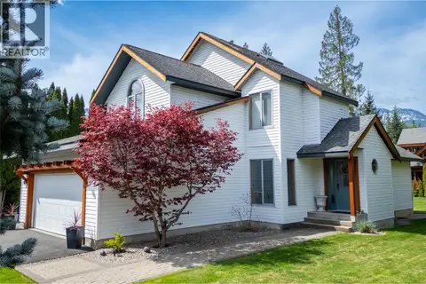 1107 Pineridge Crescent