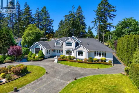 2415 Departure Bay Rd