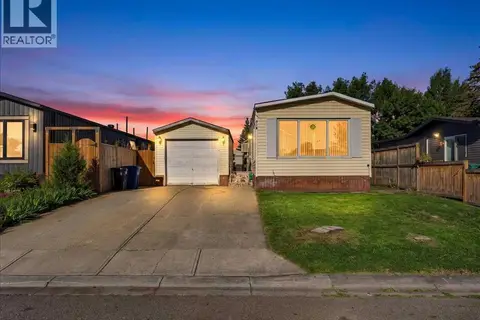 216 Spring Haven Close SE