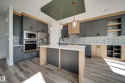8515 183 AV NW