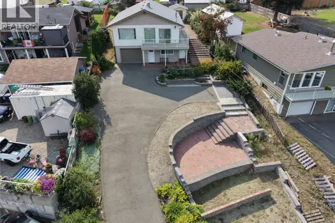 1225 Bay Drive