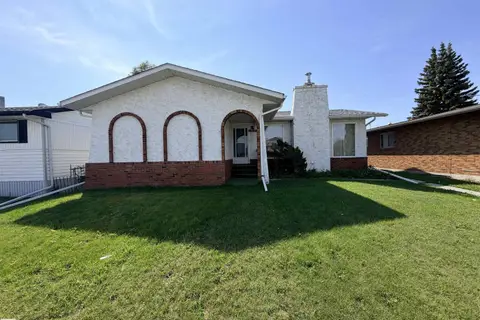 5233 49 AV