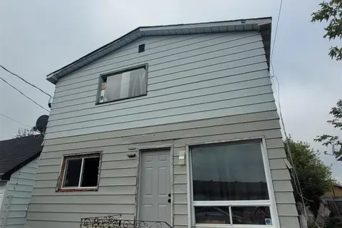 541 Dundas ST